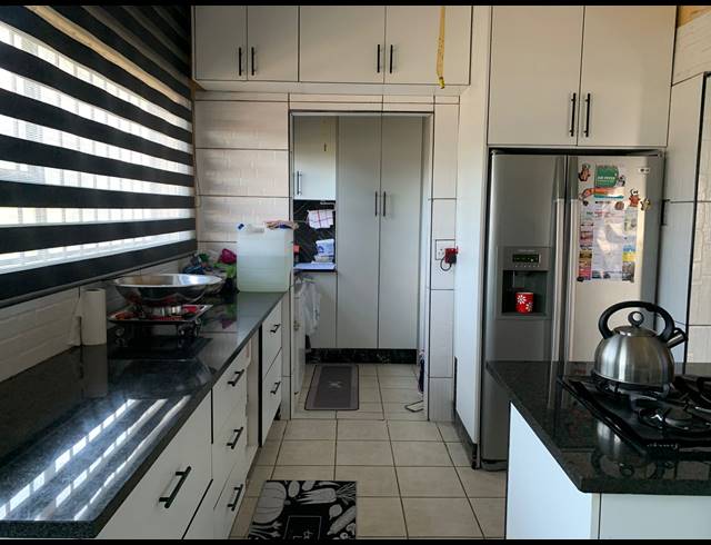 3 BEDROOM HOUSE FOR SALE IN HILLSHAVEN